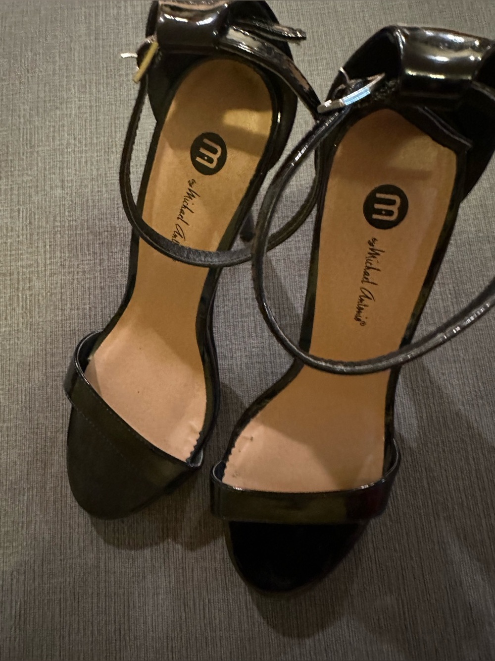 Michael Antonio LOVINA Blk Patent Open-Toe/covered heel/Ankle-Strap Stilettos(9)